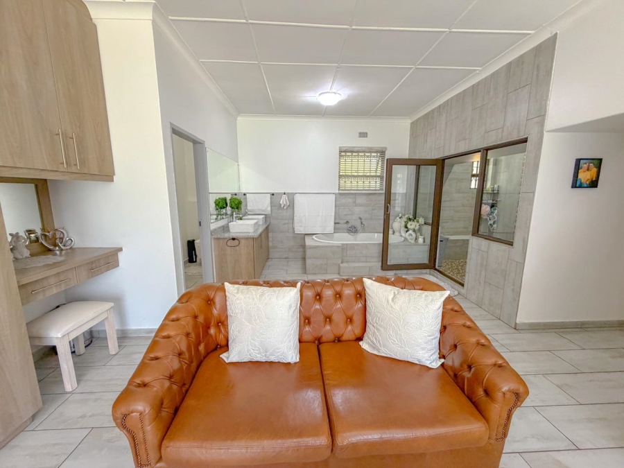 5 Bedroom Property for Sale in Sasolburg Ext 4 Free State